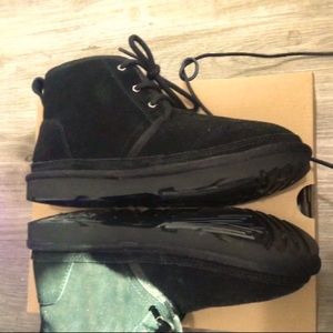 Black Uggs